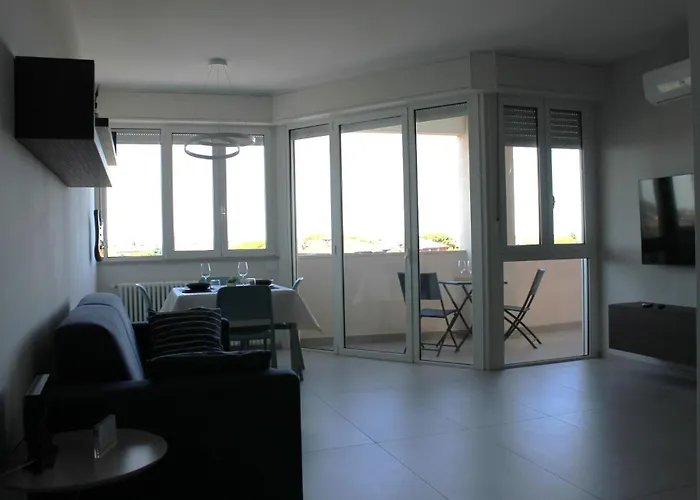 Newton30 - Luminoso Bilocale In Zona Servita Apartment